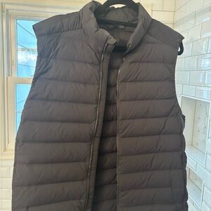 lululemon athletica Men's Dark Puffer Vest